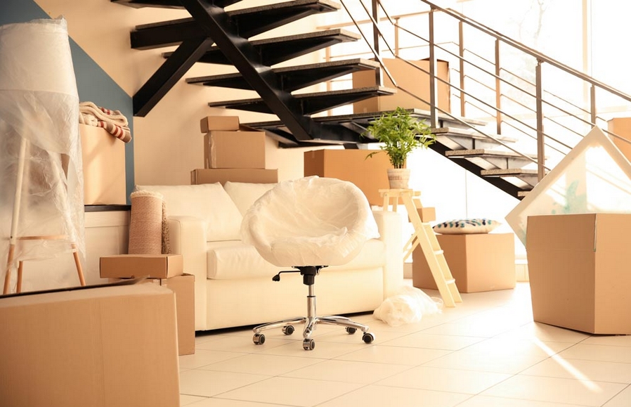 Bajar Muebles por Escaleras en una Mudanza: Estrategias Prácticas para Evitar Contratiempos